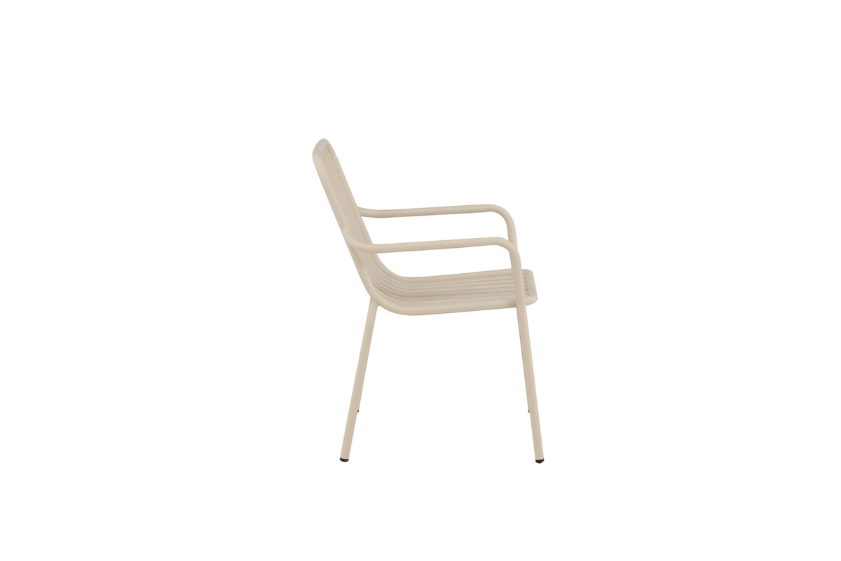 Peking Gartenstuhl in Beige präsentiert im Onlineshop von KAQTU Design AG. Gartenstuhl mit Armlehnen ist von Venture Home