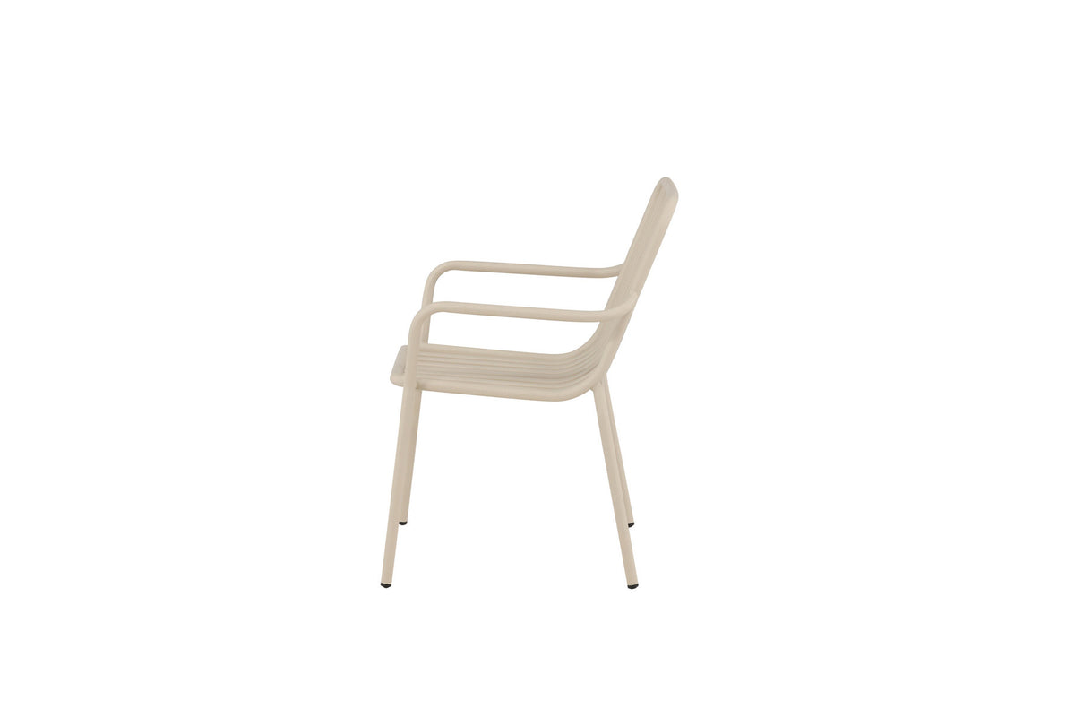 Peking Gartenstuhl in Beige präsentiert im Onlineshop von KAQTU Design AG. Gartenstuhl mit Armlehnen ist von Venture Home