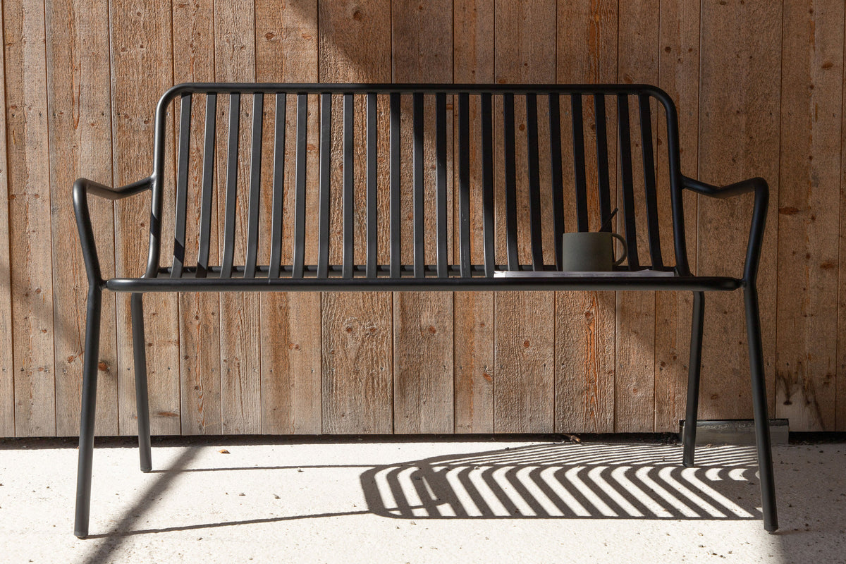 Peking Bank Sofa in Schwarz präsentiert im Onlineshop von KAQTU Design AG. Sitzbank ist von Venture Home