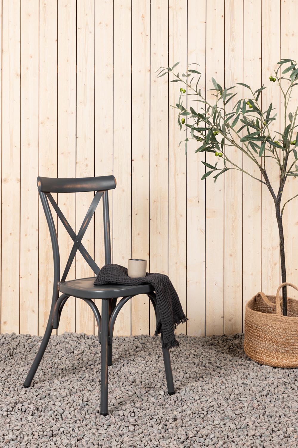 Tablas Stuhl in Dunkelgrau präsentiert im Onlineshop von KAQTU Design AG. Gartenstuhl ist von Venture Home