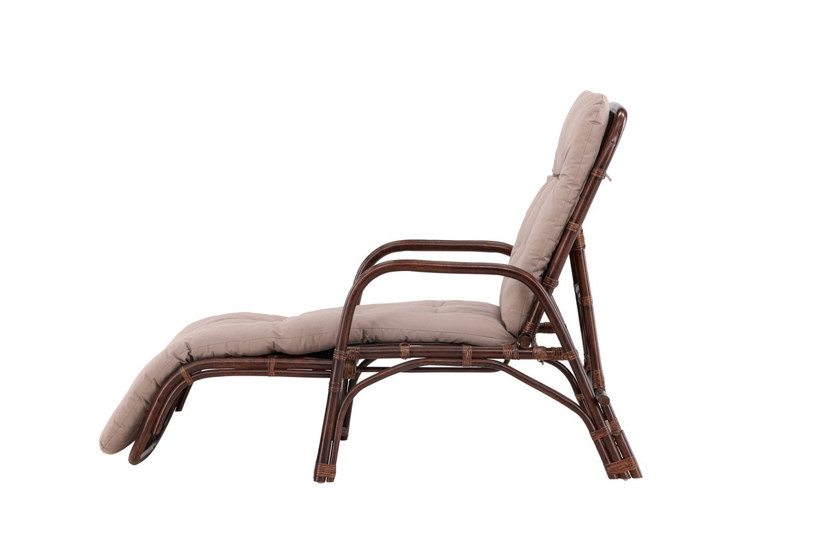 Nella Sonnenliege in Dunkles Walnussholz präsentiert im Onlineshop von KAQTU Design AG. Liegestuhl ist von Venture Home