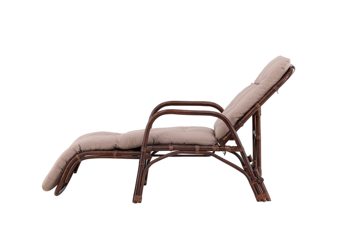 Nella Sonnenliege in Dunkles Walnussholz präsentiert im Onlineshop von KAQTU Design AG. Liegestuhl ist von Venture Home