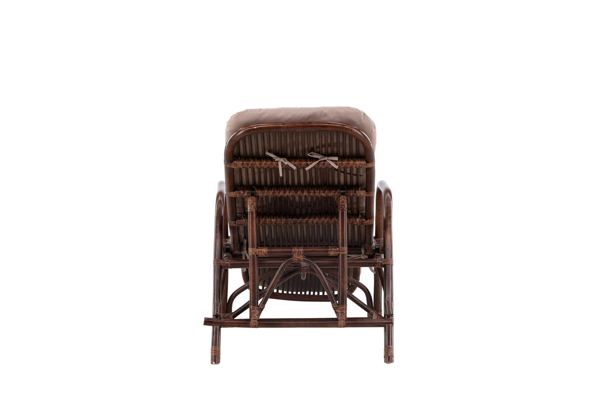 Nella Sonnenliege in Dunkles Walnussholz präsentiert im Onlineshop von KAQTU Design AG. Liegestuhl ist von Venture Home