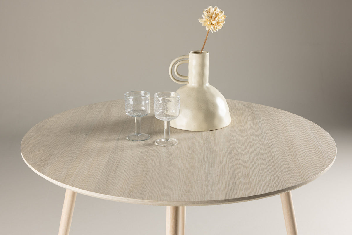 Plaza Tisch in Tünchen präsentiert im Onlineshop von KAQTU Design AG. Esstisch ist von Venture Home