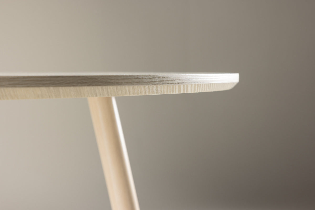 Plaza Tisch in Tünchen präsentiert im Onlineshop von KAQTU Design AG. Esstisch ist von Venture Home