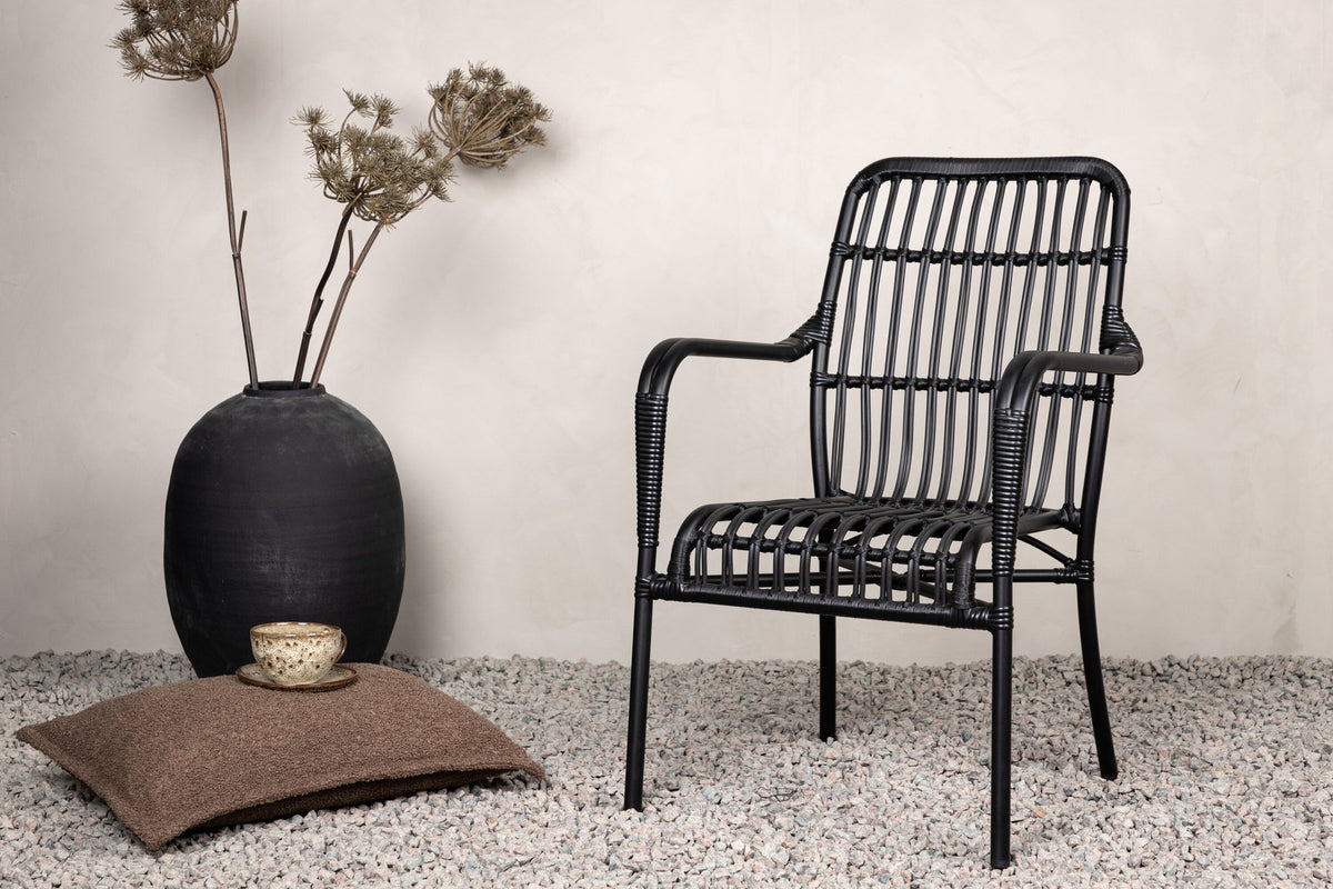 Rizal Stuhl in Schwarz präsentiert im Onlineshop von KAQTU Design AG. Outdoor-Sessel ist von Venture Home