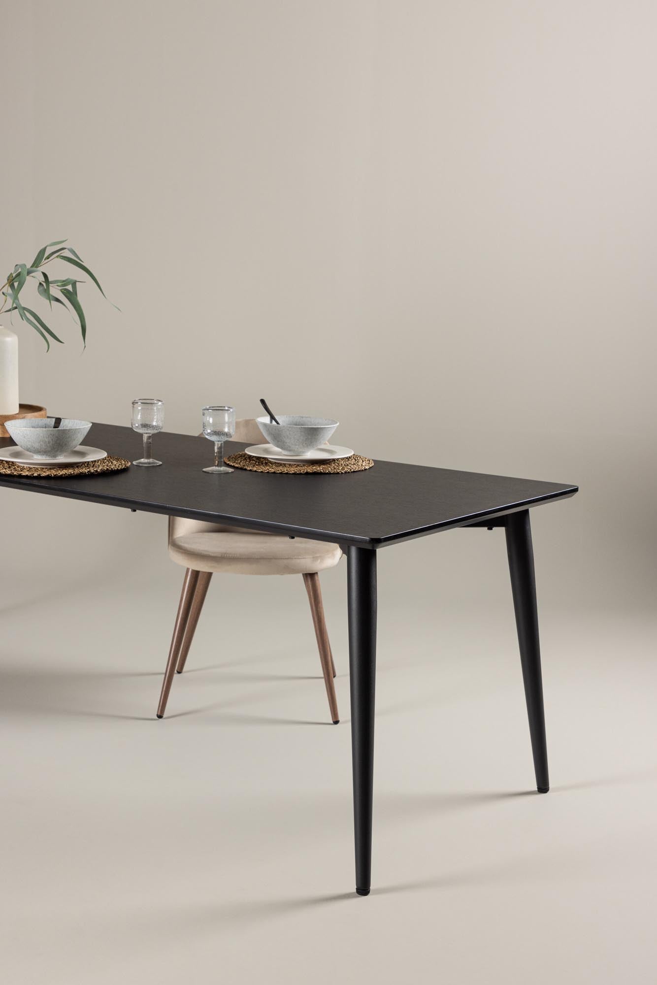 Eleganter Ellis Esstisch: Stilvoller Mittelpunkt für Ihr Esszimmer.