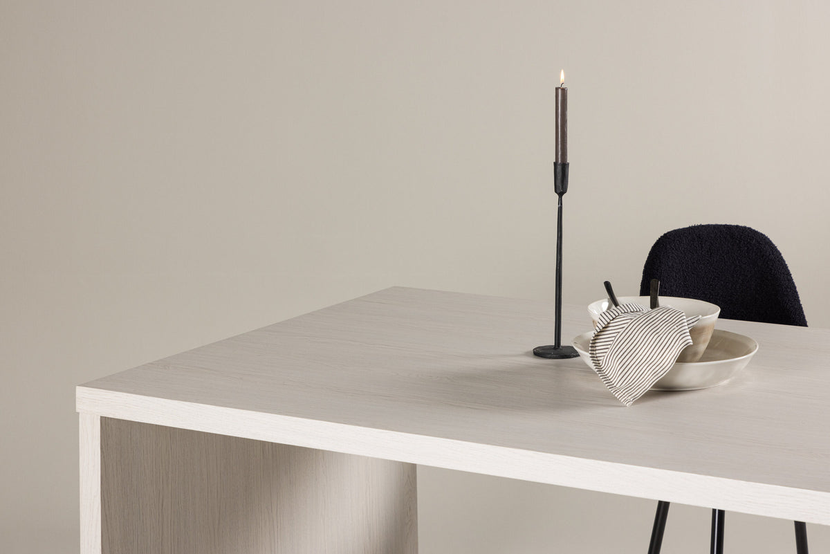 Mika Esstisch in Tünchen präsentiert im Onlineshop von KAQTU Design AG. Esstisch ist von Venture Home