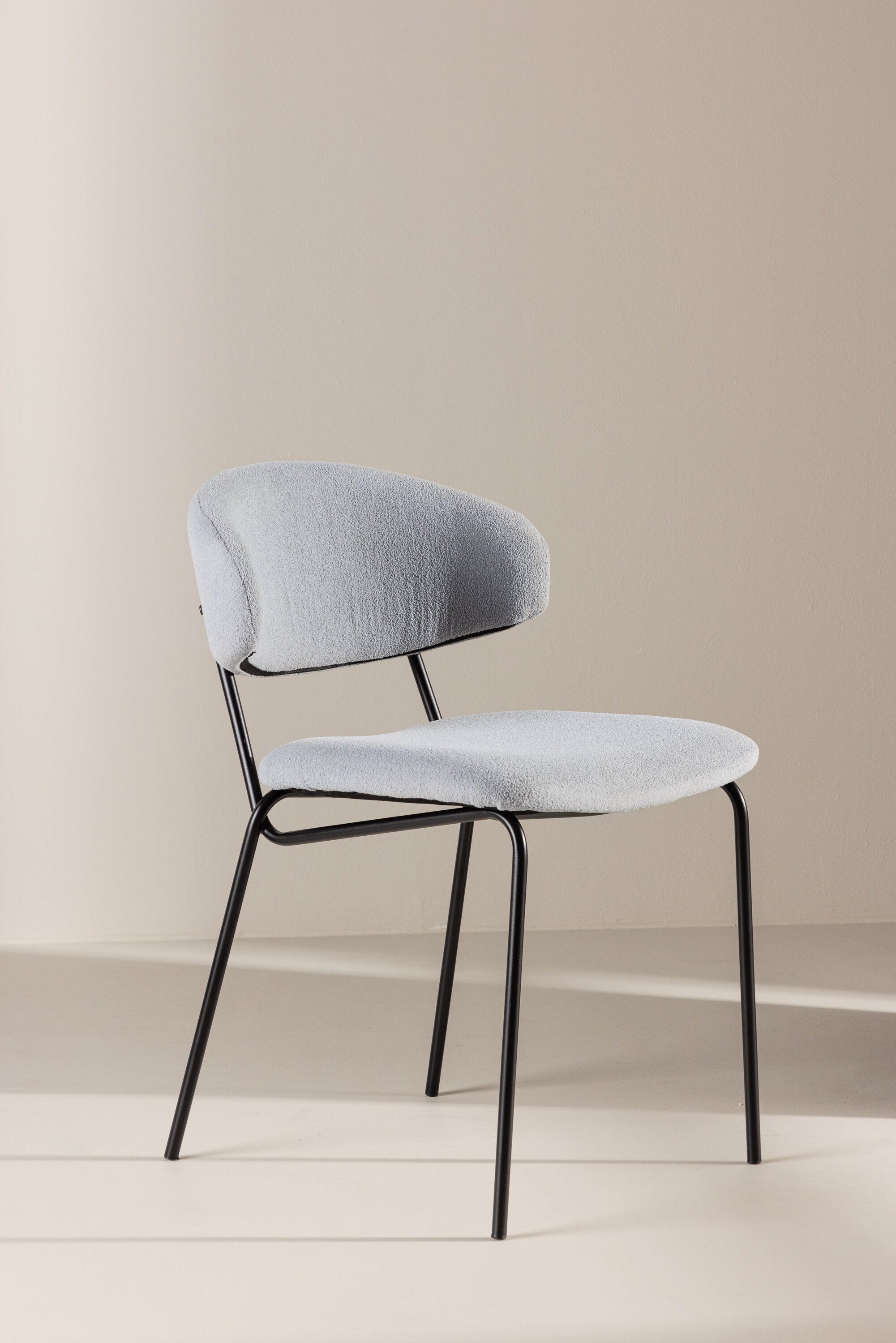 Chico Esszimmerstuhl in Blau präsentiert im Onlineshop von KAQTU Design AG. Schalenstuhl ist von Venture Home