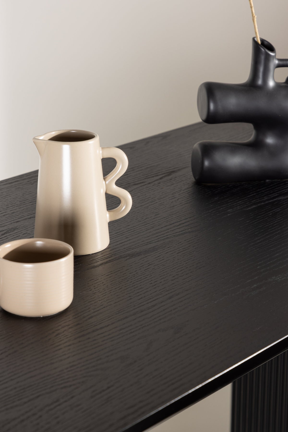 Vail Bartisch in Schwarz präsentiert im Onlineshop von KAQTU Design AG. Hochtisch ist von Venture Home