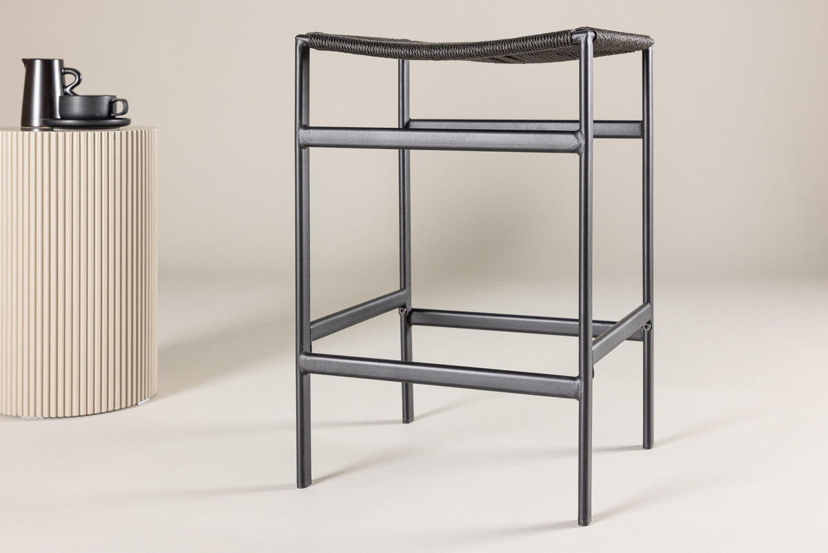 Polly Barstuhl in Schwarz präsentiert im Onlineshop von KAQTU Design AG. Barstuhl ist von Venture Home