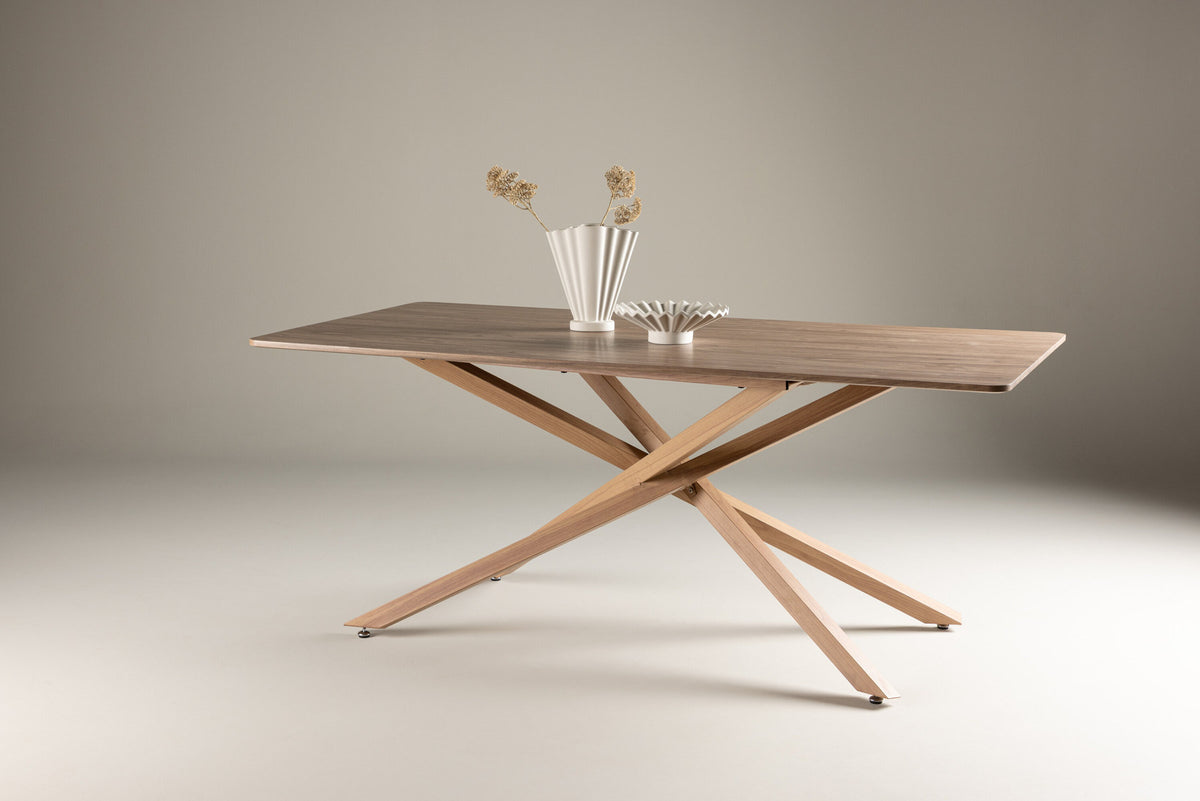 Piazza Esstisch in Mokka präsentiert im Onlineshop von KAQTU Design AG. Esstisch ist von Venture Home