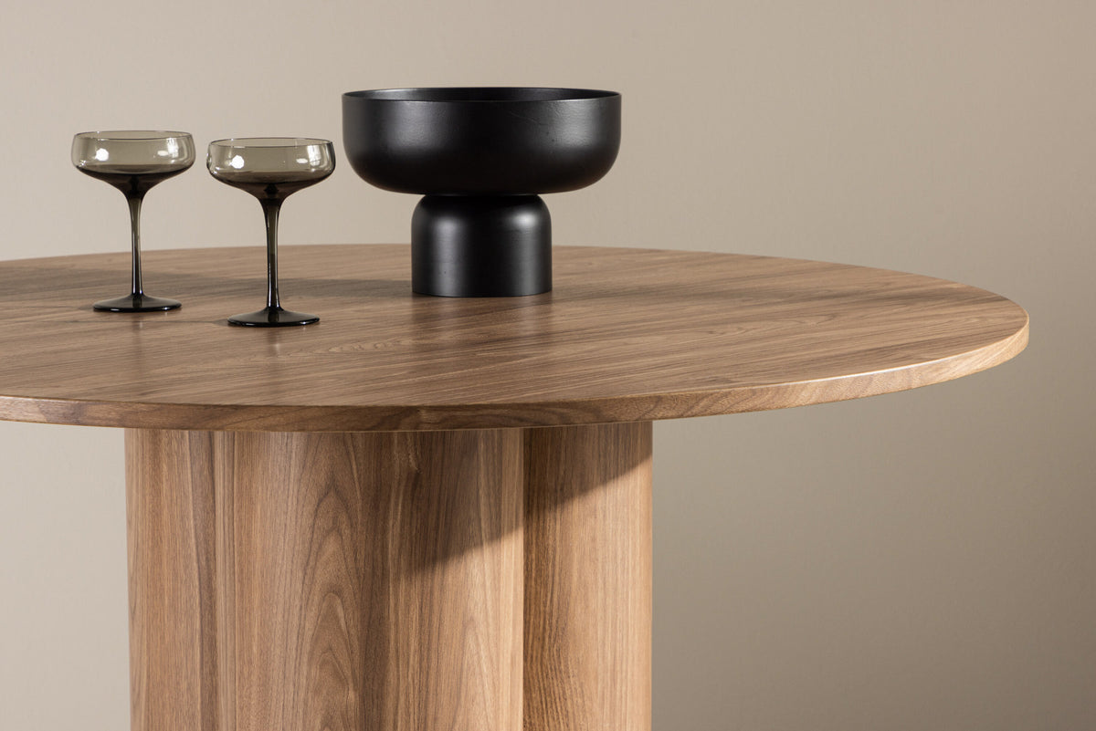 Olivia Esstisch in Braun präsentiert im Onlineshop von KAQTU Design AG. Esstisch ist von Venture Home