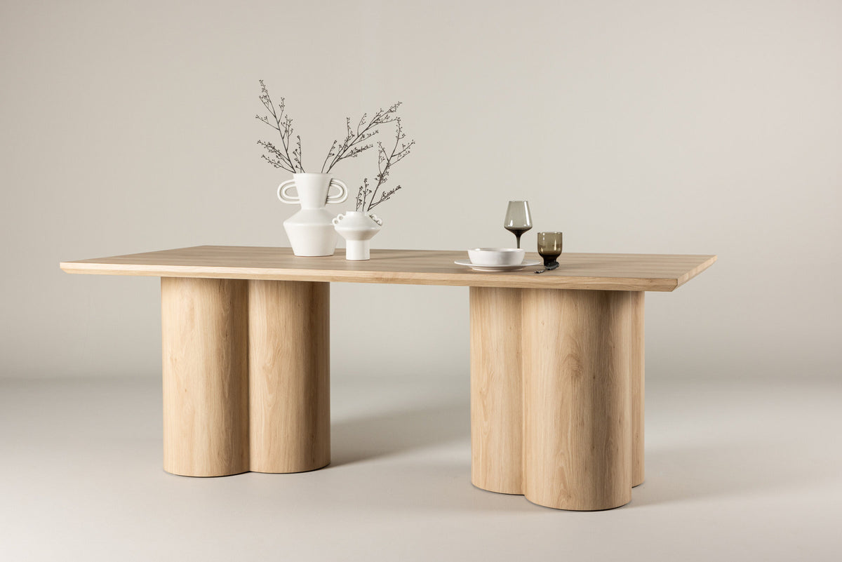 Olivia Esstisch in Tünchen präsentiert im Onlineshop von KAQTU Design AG. Esstisch ist von Venture Home