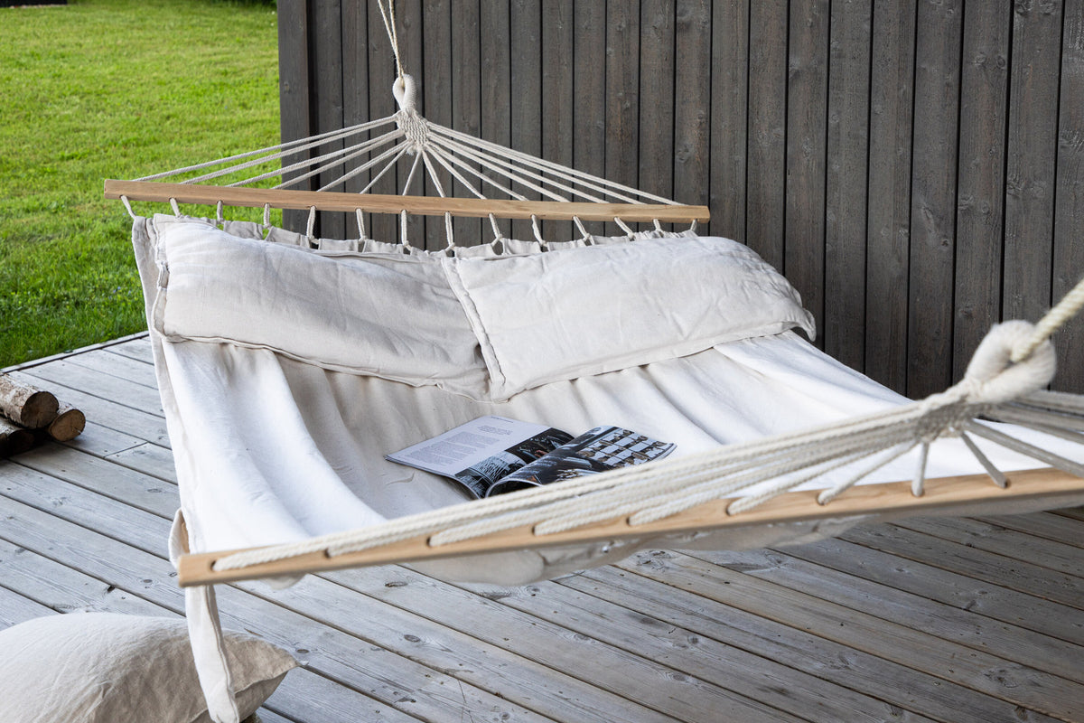 Anini Hängematte in Weiss präsentiert im Onlineshop von KAQTU Design AG. Hängematte ist von Venture Home