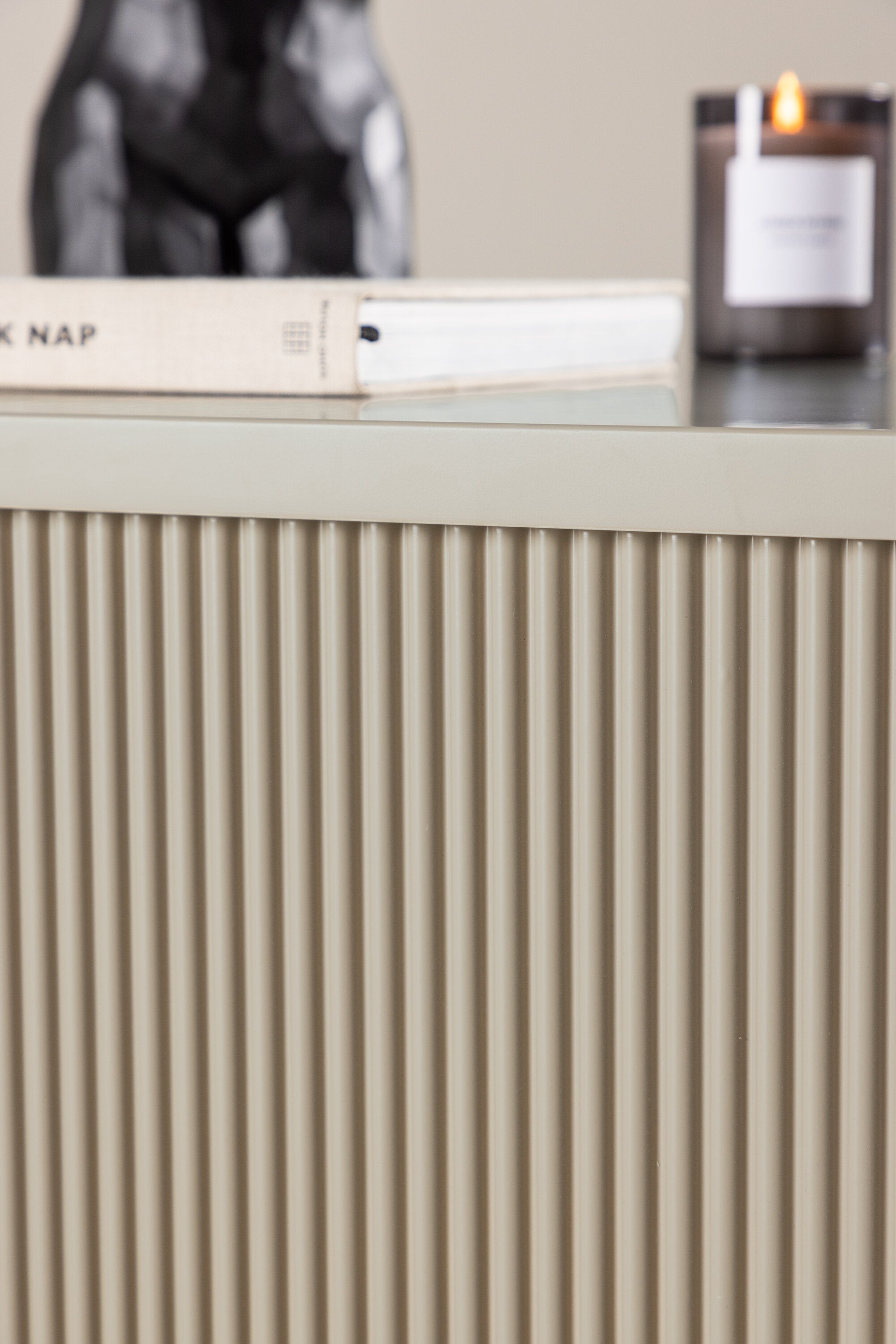 Lenox Sofatisch in Beige präsentiert im Onlineshop von KAQTU Design AG. Beistelltisch ist von Venture Home