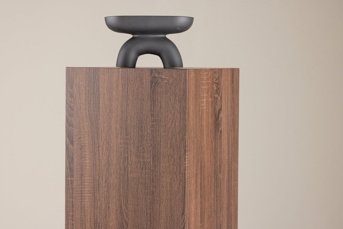 Ramsvik Sockel in Braun präsentiert im Onlineshop von KAQTU Design AG. Beistelltisch ist von Vind
