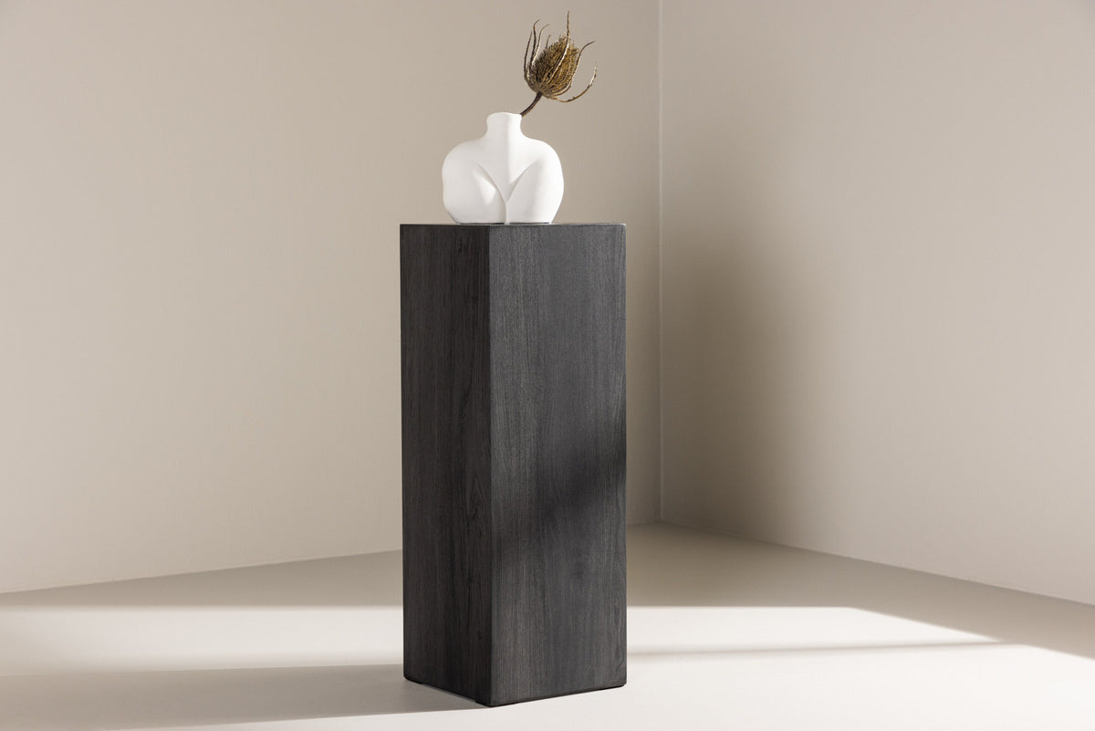 Ramsvik Sockel in Schwarz präsentiert im Onlineshop von KAQTU Design AG. Beistelltisch ist von Vind