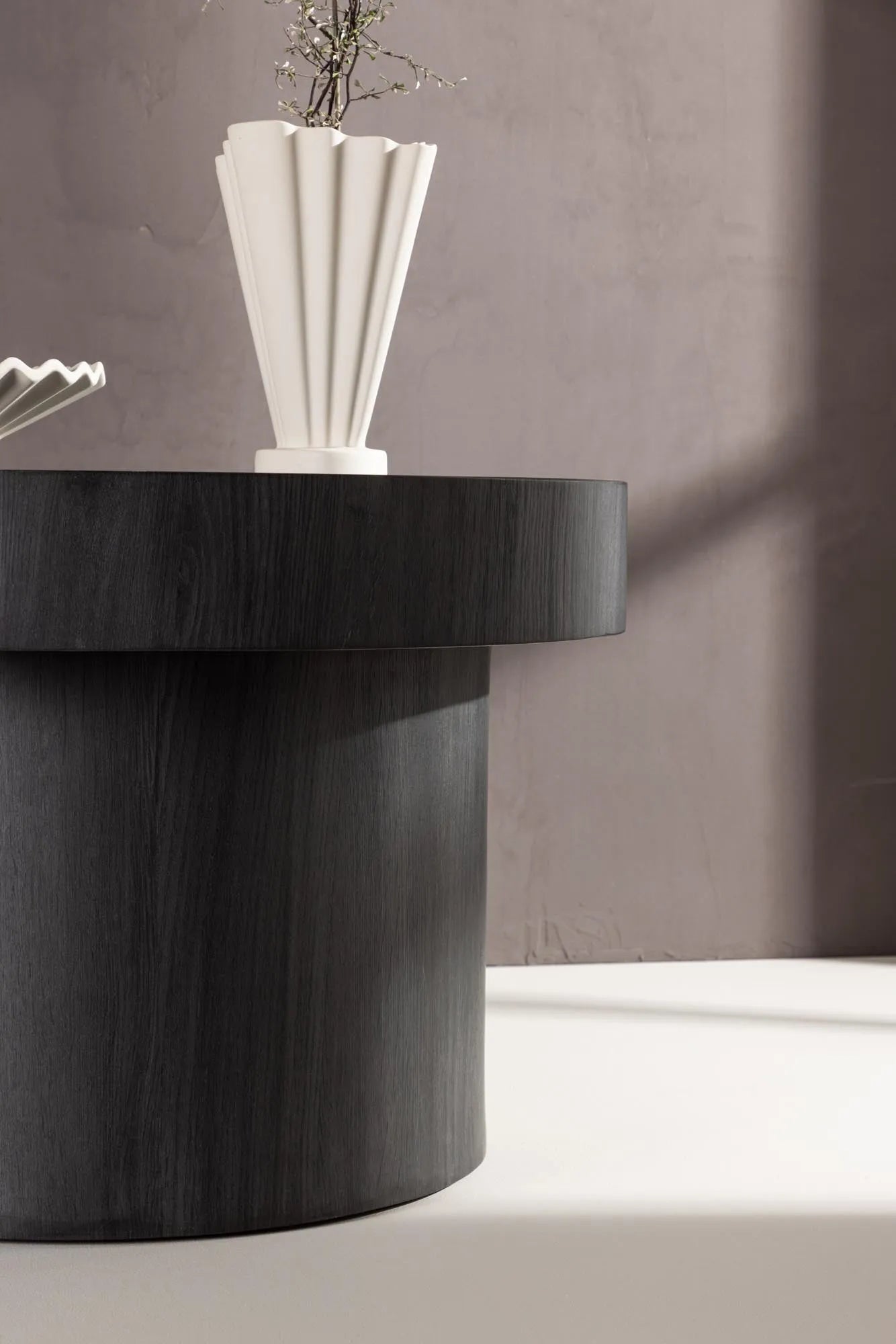 Venture Home Malung Sofatisch: Zeitloses Design in edlem Weiß.