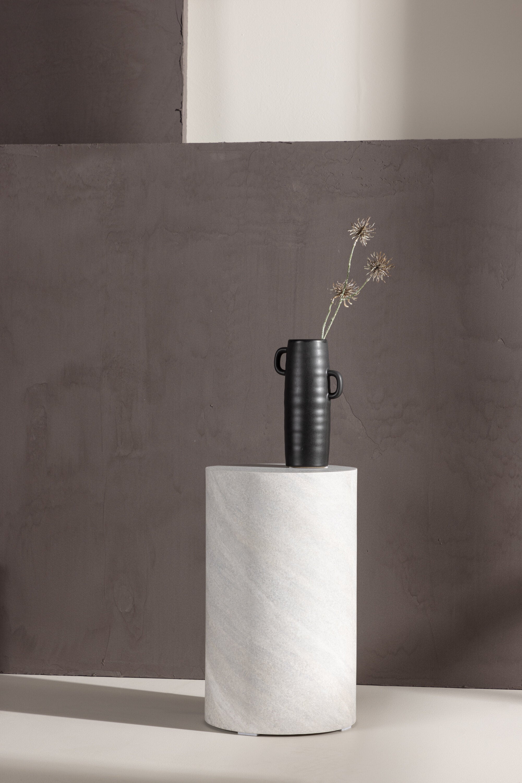 York Sofatisch in Grau präsentiert im Onlineshop von KAQTU Design AG. Beistelltisch ist von Venture Home