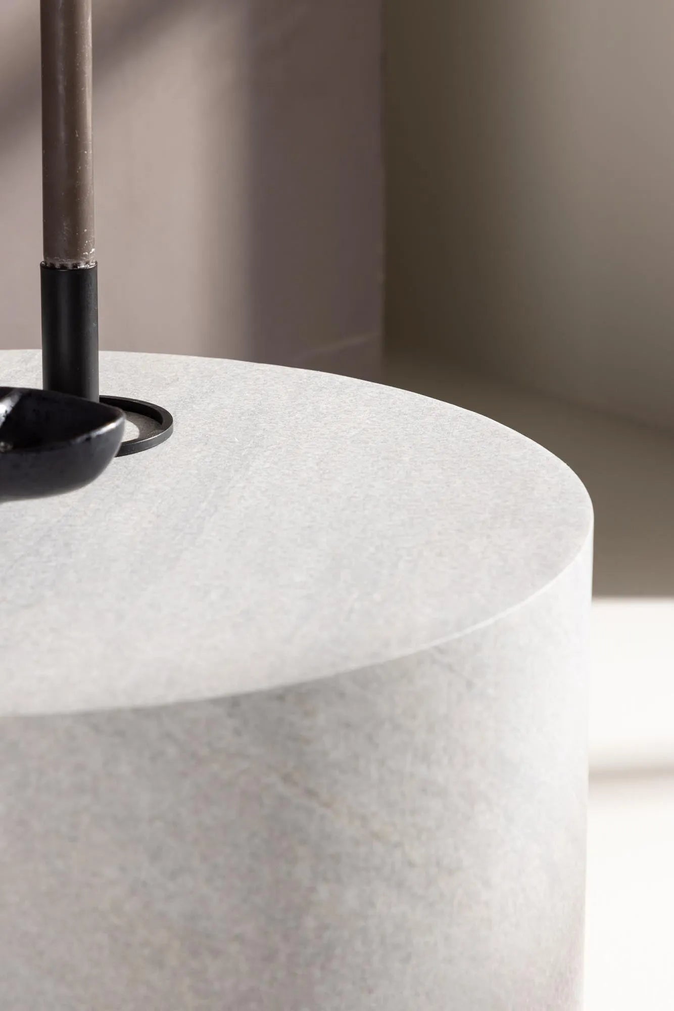 York Sofatisch von Venture Home: Stilvoller Mittelpunkt für Ihr Wohnzimmer.