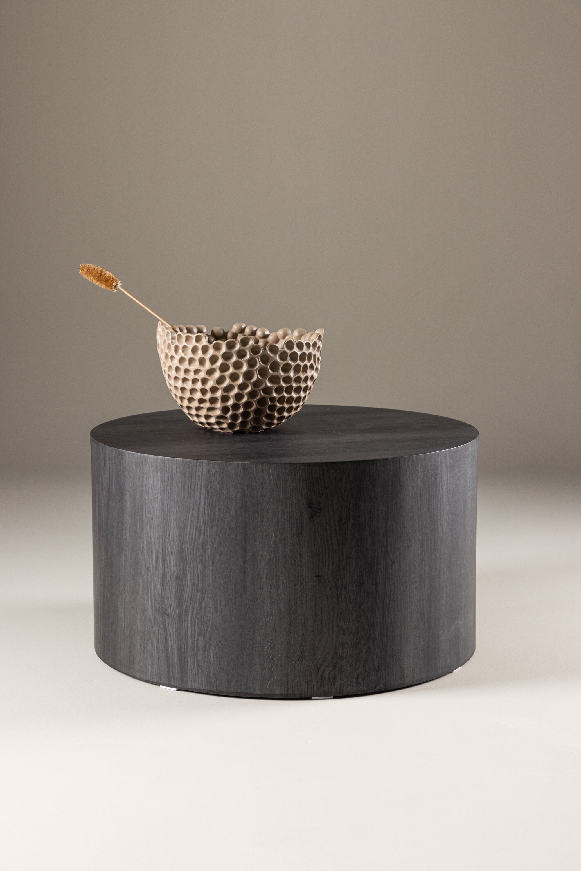 York Sofatisch in Schwarz präsentiert im Onlineshop von KAQTU Design AG. Beistelltisch ist von Venture Home