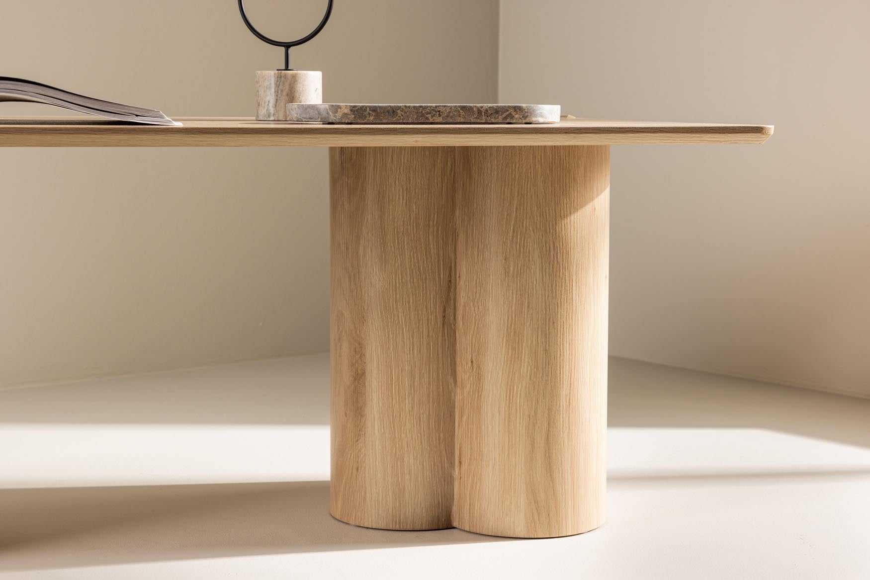 Eleganter Sofatisch aus MDF, 120x60 cm, in sanftem Beige. Vielseitig, robust und stilvoll für jeden Wohnraum.