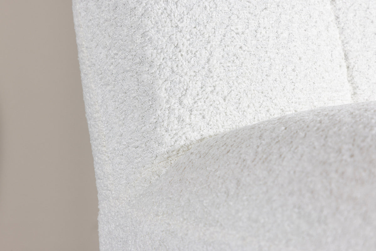Mahla Loungestuhl in Weiss präsentiert im Onlineshop von KAQTU Design AG. Sessel ist von Venture Home