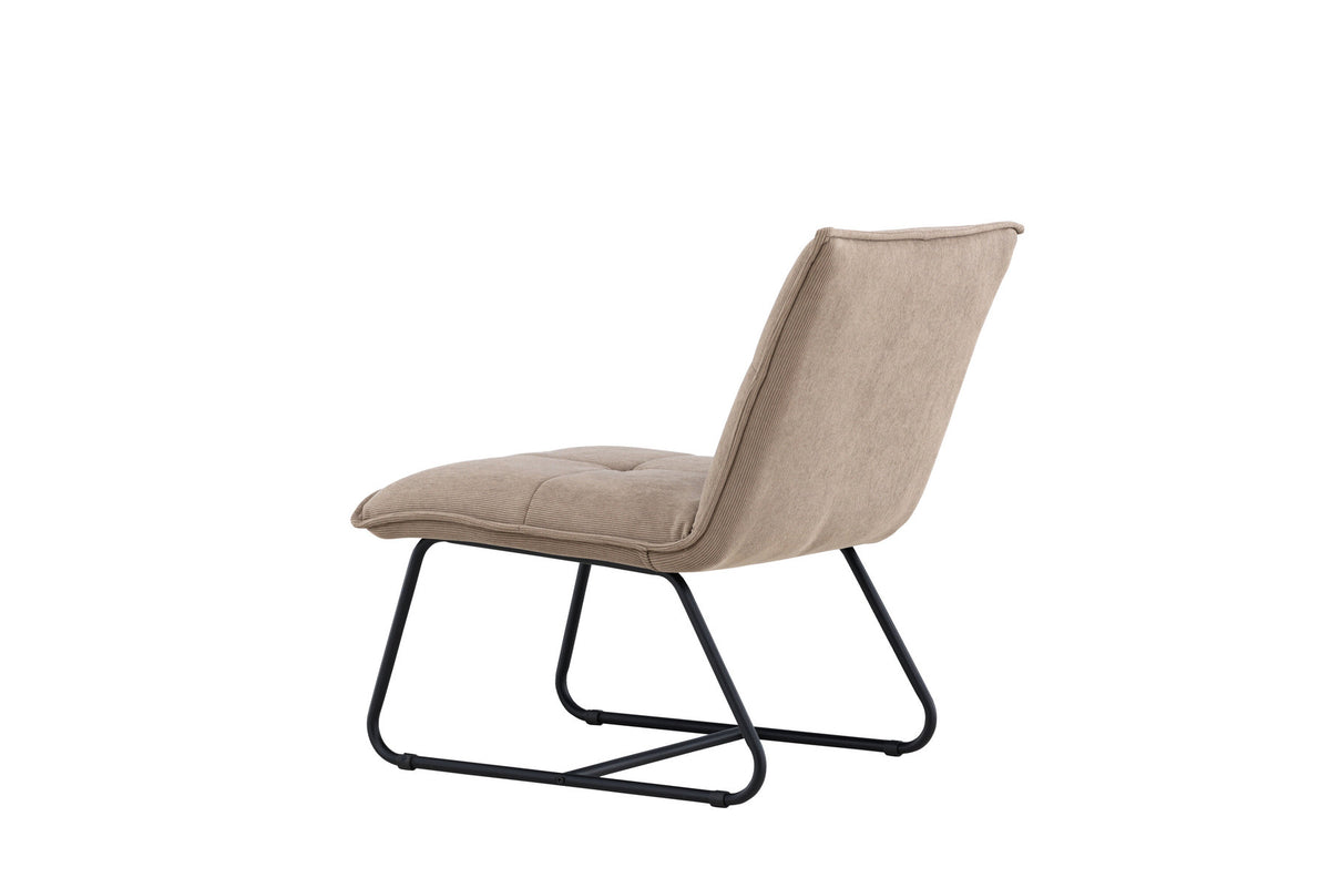Madison Loungestuhl in Braun präsentiert im Onlineshop von KAQTU Design AG. Sessel ist von Venture Home