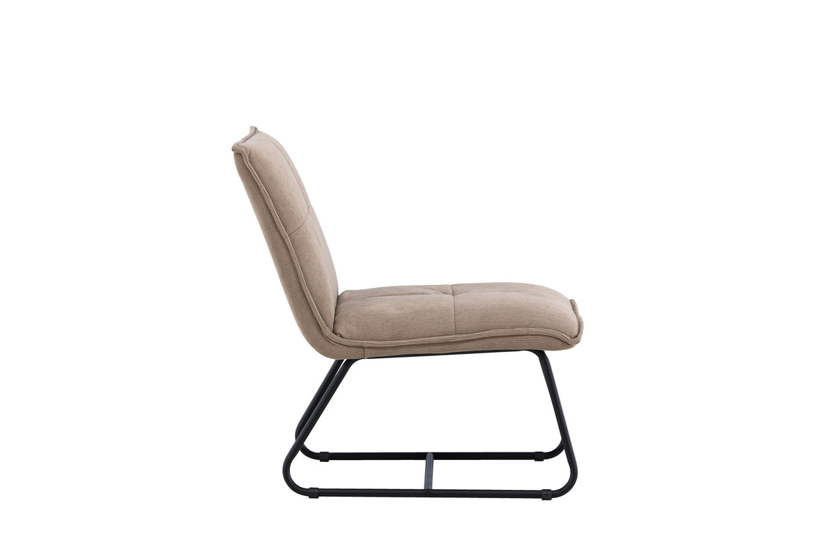 Madison Loungestuhl in Braun präsentiert im Onlineshop von KAQTU Design AG. Sessel ist von Venture Home
