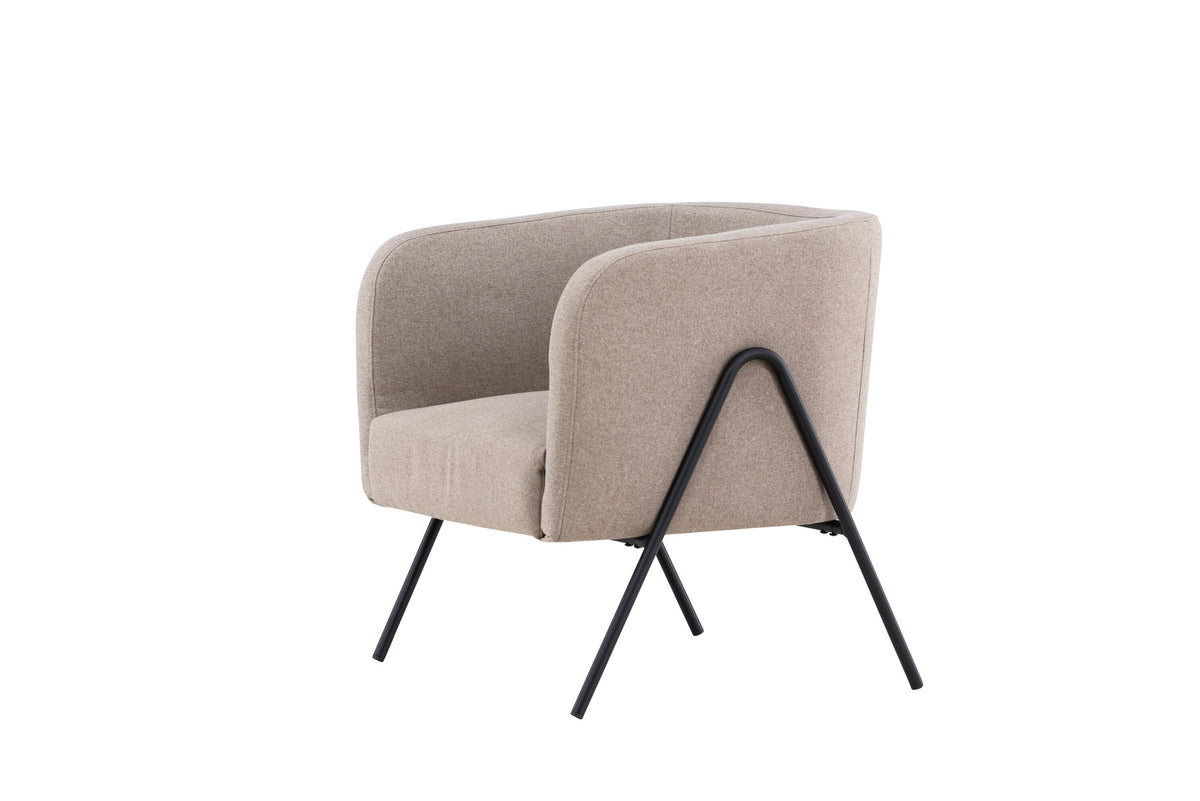 Rika Sessel in Beige präsentiert im Onlineshop von KAQTU Design AG. Sessel mit Armlehnen ist von Venture Home