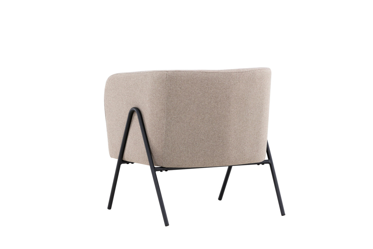 Rika Sessel in Beige präsentiert im Onlineshop von KAQTU Design AG. Sessel mit Armlehnen ist von Venture Home