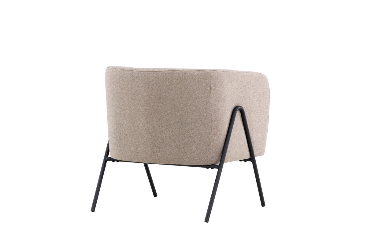 Rika Sessel in Beige präsentiert im Onlineshop von KAQTU Design AG. Sessel mit Armlehnen ist von Venture Home