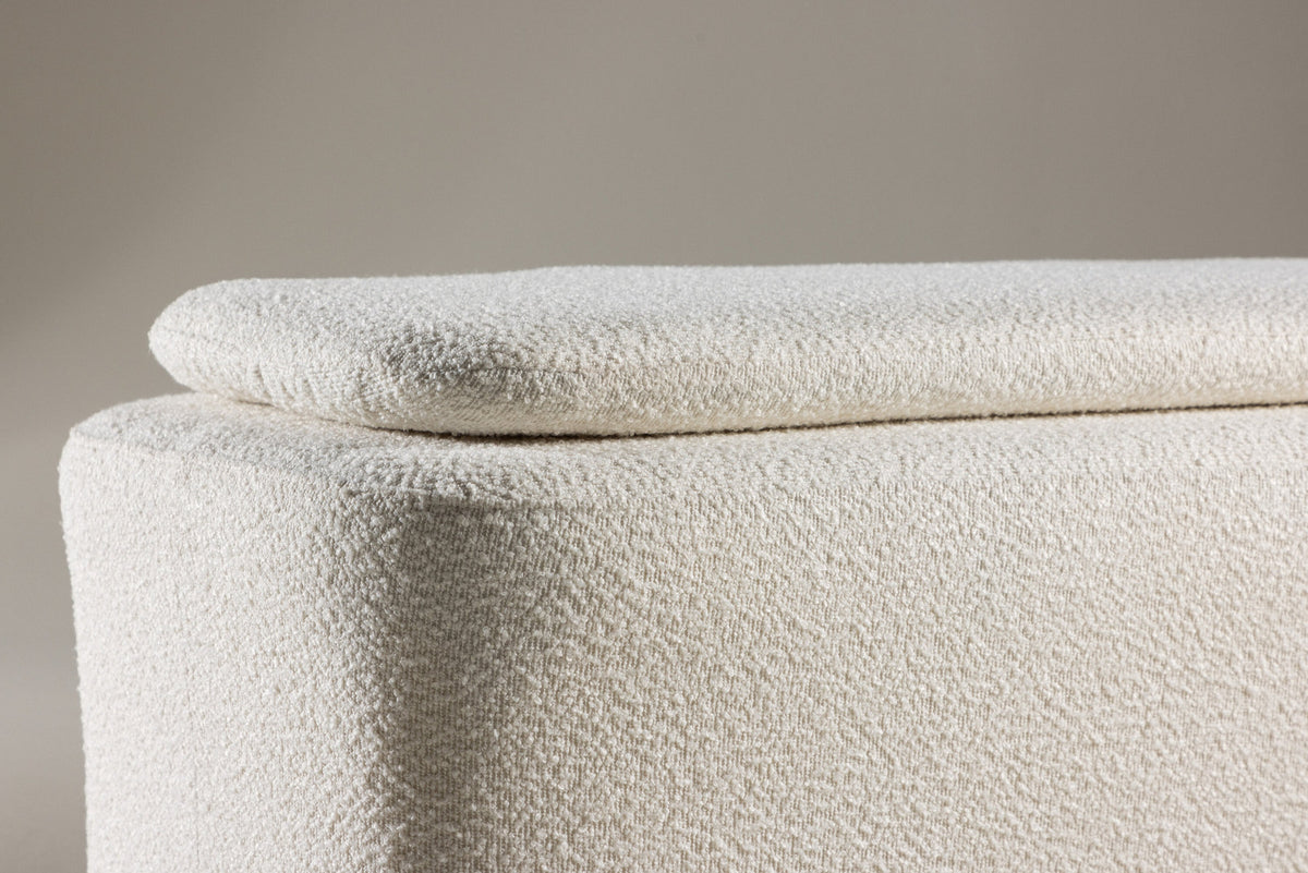 Laurel Ottoman in Schwarz-Weiss präsentiert im Onlineshop von KAQTU Design AG. Ottoman ist von Venture Home