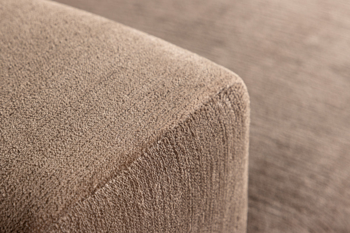 Lumi 3-Seat Sofa in Schwarz Braun präsentiert im Onlineshop von KAQTU Design AG. 3er Sofa ist von Venture Home