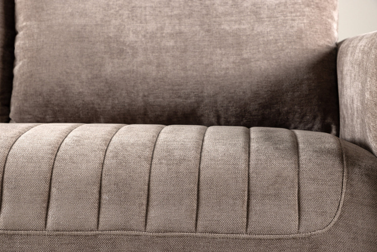 Indigo 2-Seat Sofa in Beige/Schwarz präsentiert im Onlineshop von KAQTU Design AG. 2er Sofa ist von Venture Home