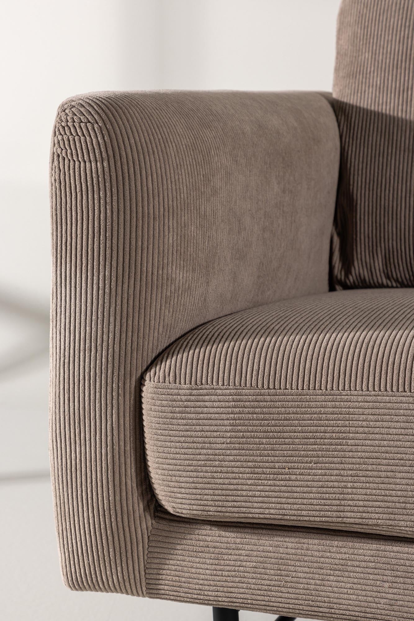 Sky 3-Sitzer Sofa: Modernes Design trifft auf höchsten Komfort.