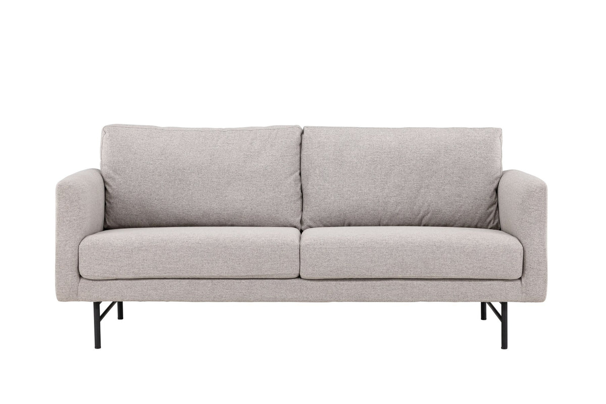 Braunes 3er Sofa Sky von Venture Home mit schwarzen Stahlbeinen, Polsterung aus Polyester und Schaumstoff, inklusive Kissen.