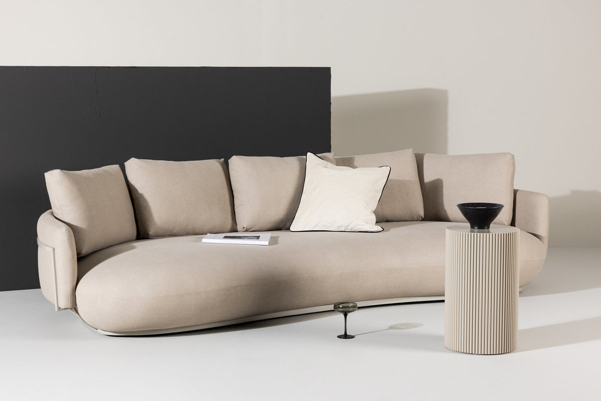 Stellar 4-Seat Sofa in Beige präsentiert im Onlineshop von KAQTU Design AG. 4er Sofa ist von Venture Home