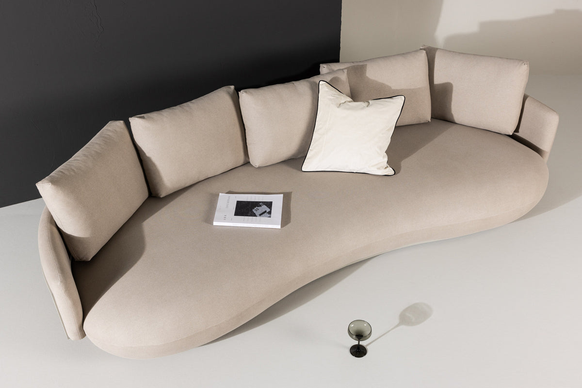 Stellar 4-Seat Sofa in Beige präsentiert im Onlineshop von KAQTU Design AG. 4er Sofa ist von Venture Home