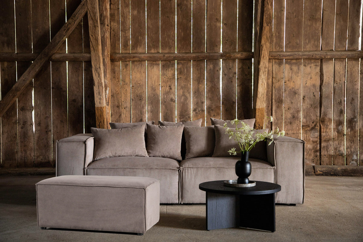 Gillholmen Pouf in Braun präsentiert im Onlineshop von KAQTU Design AG. Pouf ist von Vind