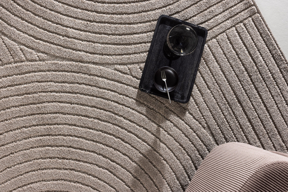 Vince Teppich in Braun präsentiert im Onlineshop von KAQTU Design AG. Teppich ist von Venture Home