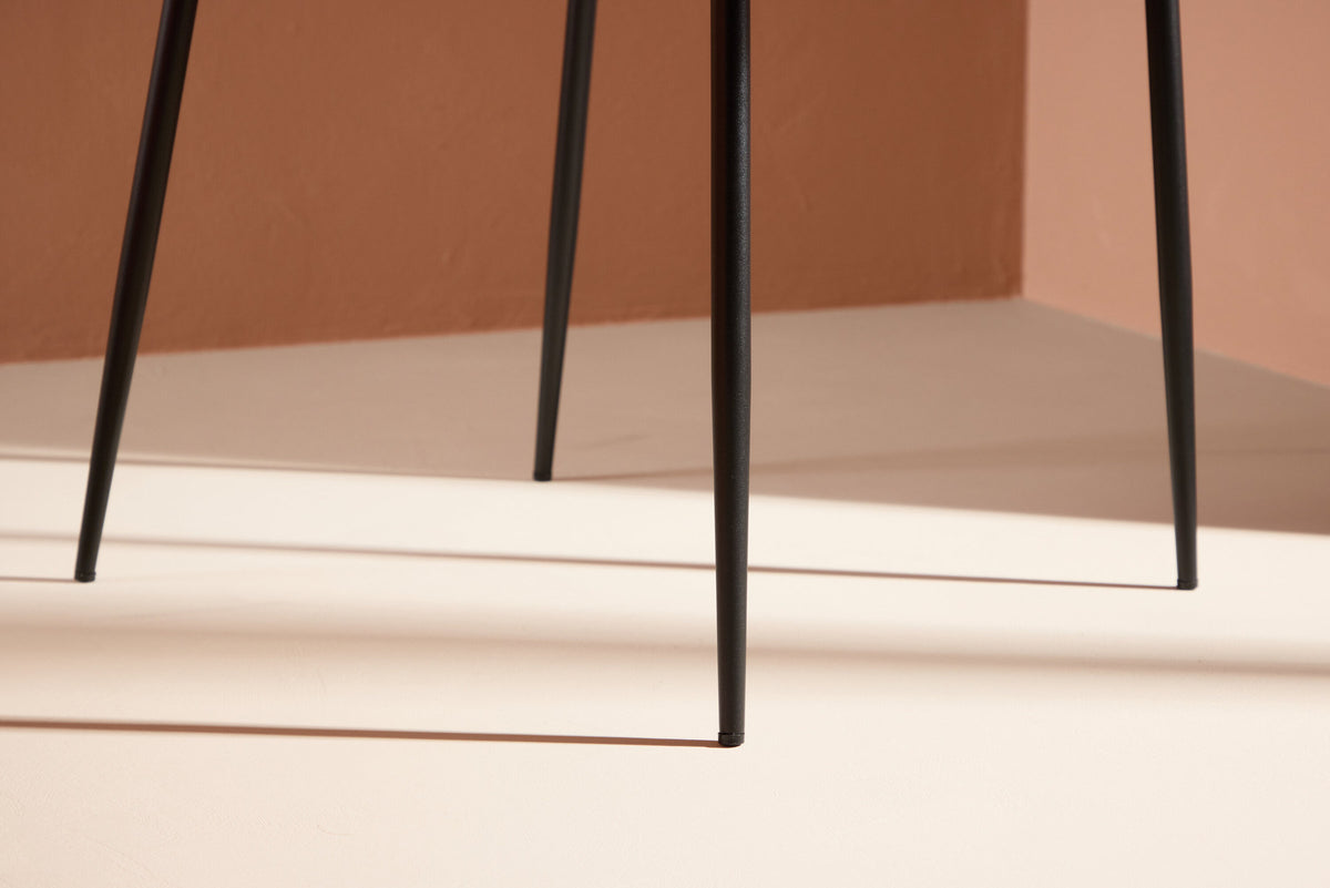 Modesto Esszimmerstuhl in Rot präsentiert im Onlineshop von KAQTU Design AG. Stuhl ist von Venture Home