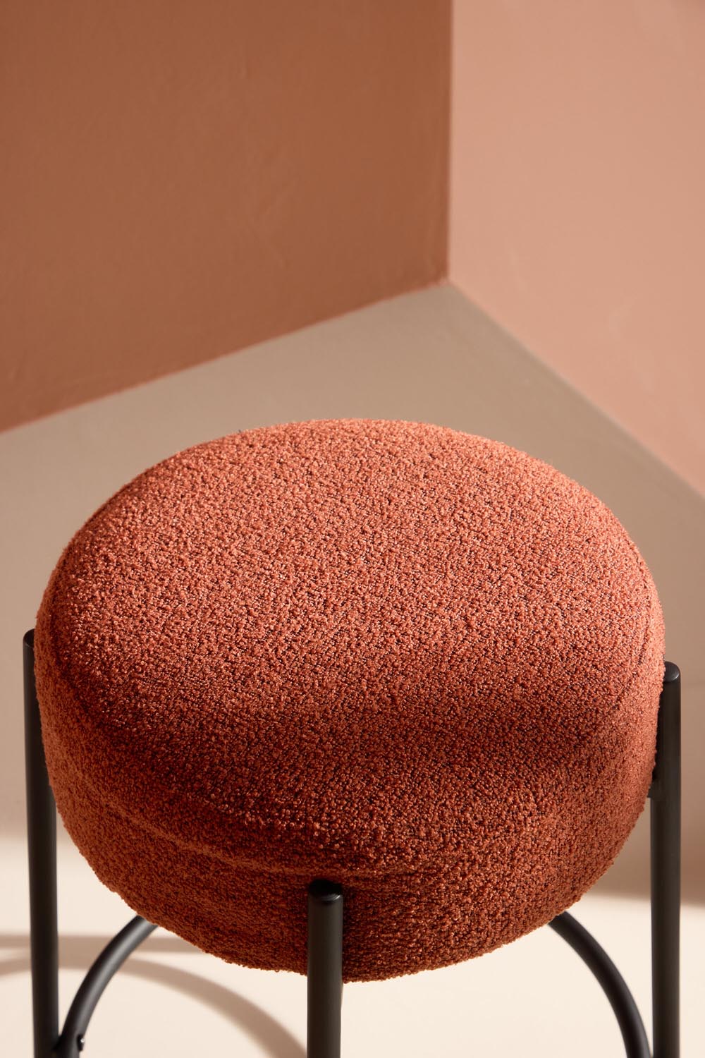 Tucson Barstuhl in Rot präsentiert im Onlineshop von KAQTU Design AG. Barhocker ist von Venture Home