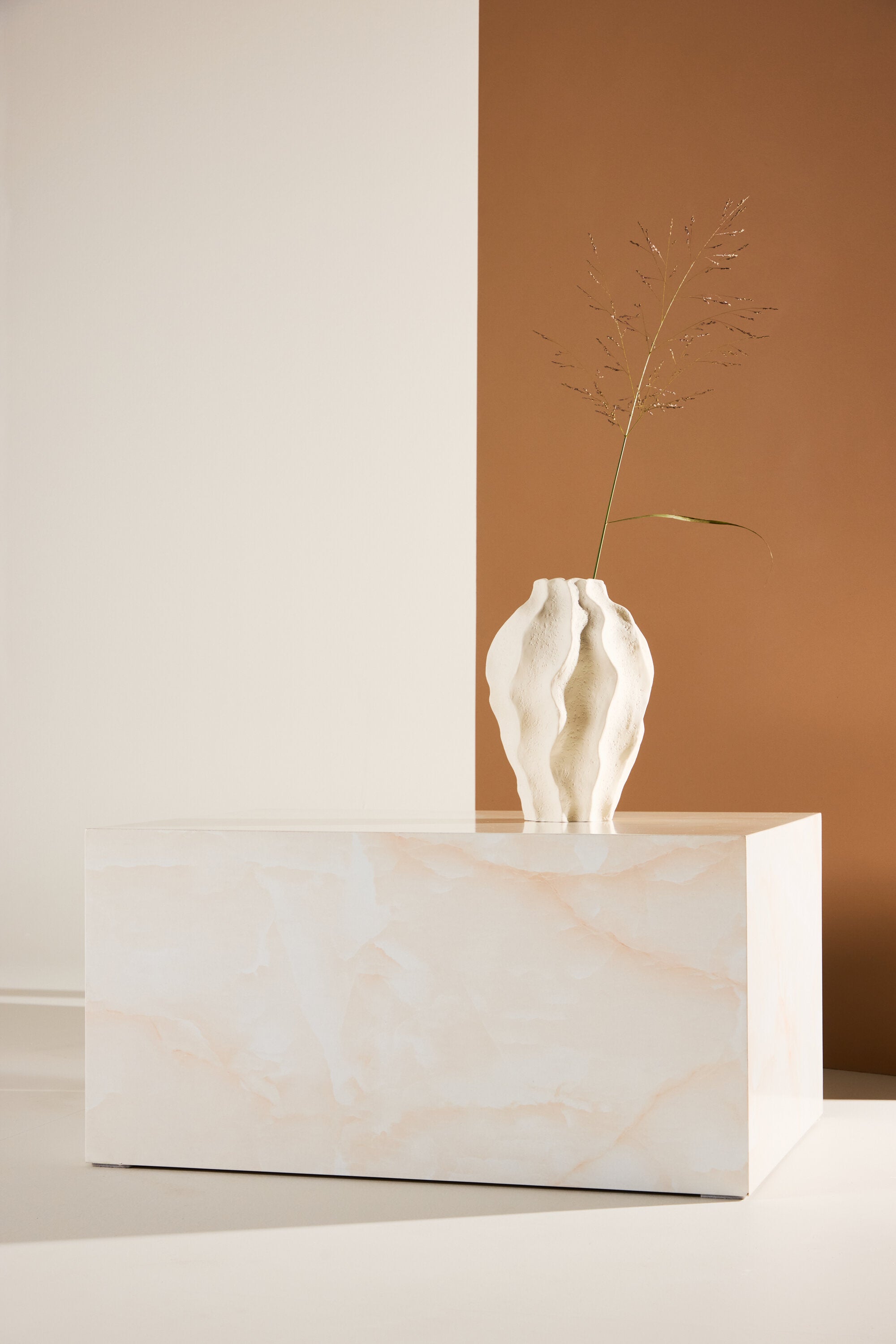 York Sofatisch in Gelb präsentiert im Onlineshop von KAQTU Design AG. Beistelltisch ist von Venture Home