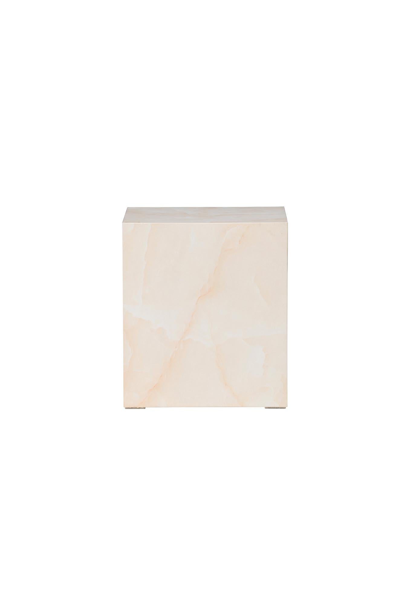 York Sofatisch in Gelb präsentiert im Onlineshop von KAQTU Design AG. Beistelltisch ist von Venture Home