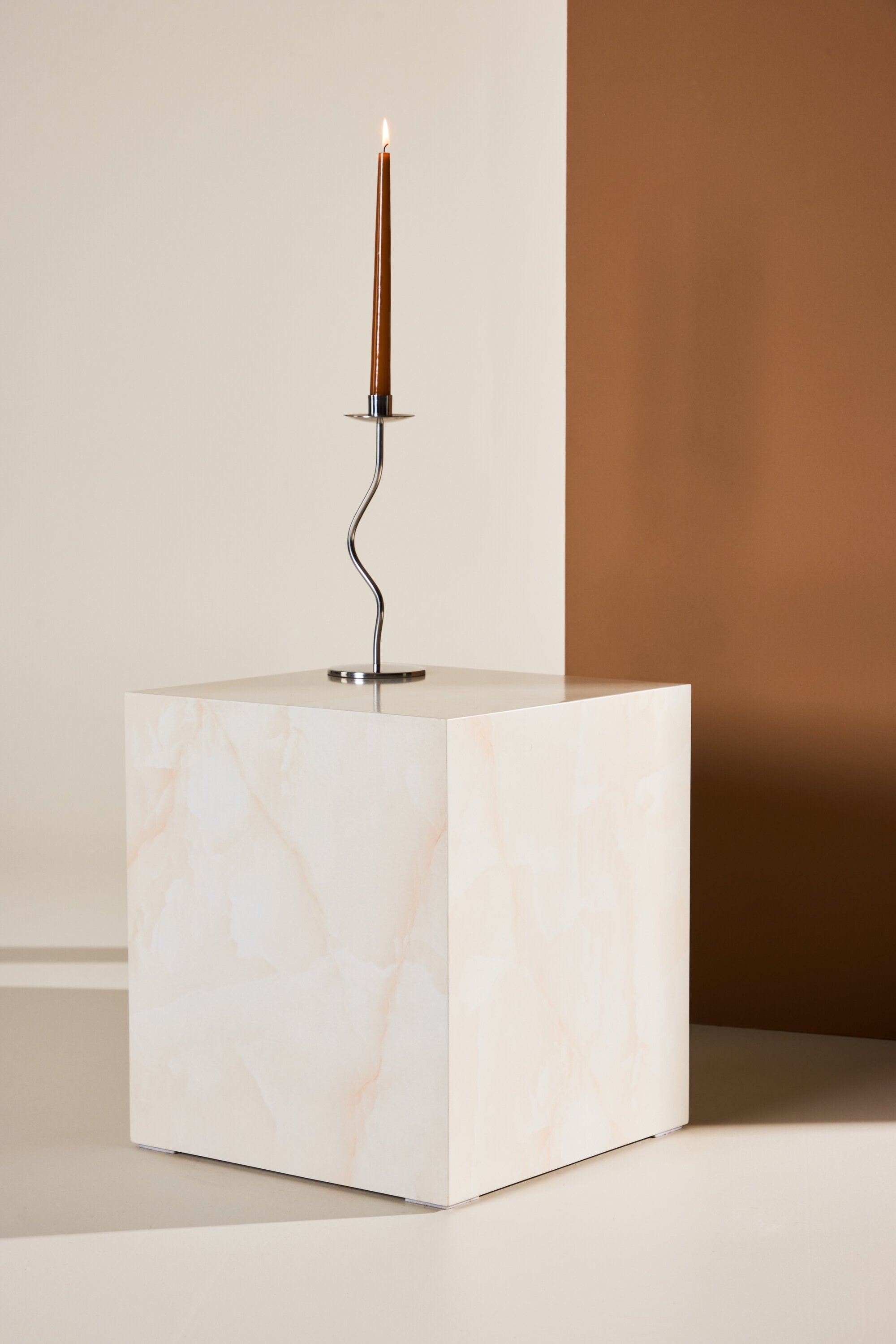 York Sofatisch in Gelb präsentiert im Onlineshop von KAQTU Design AG. Beistelltisch ist von Venture Home
