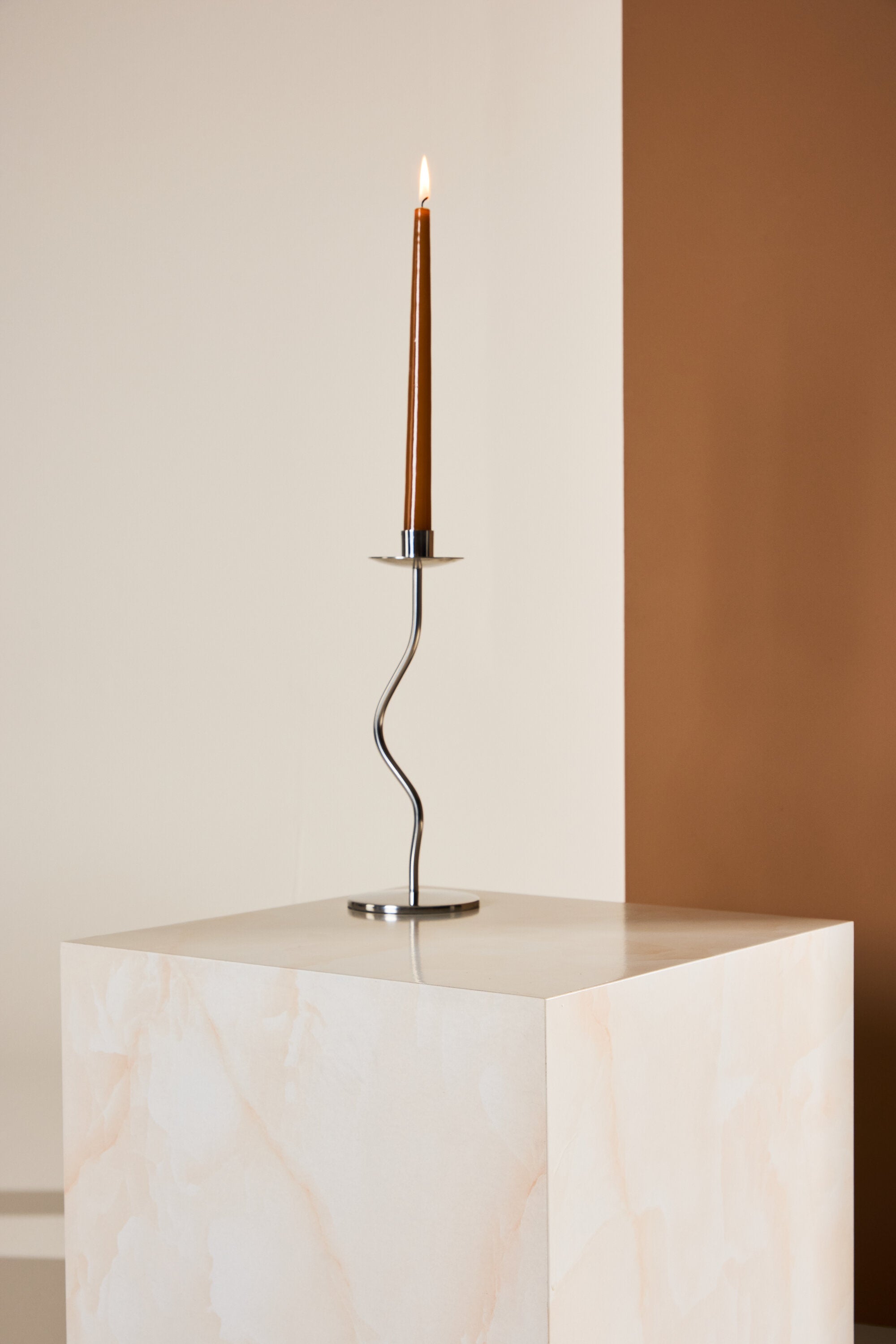 York Sofatisch in Gelb präsentiert im Onlineshop von KAQTU Design AG. Beistelltisch ist von Venture Home