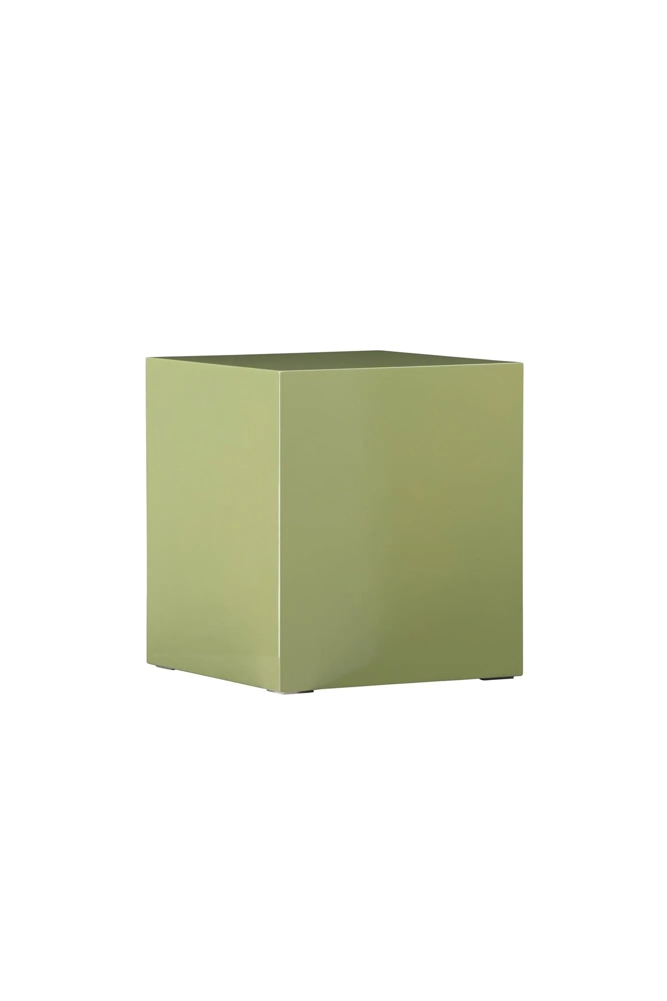 York Sofatisch in Hellgrün präsentiert im Onlineshop von KAQTU Design AG. Beistelltisch ist von Venture Home