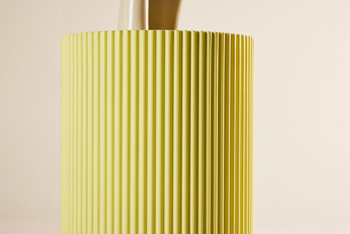 Lenox Beistelltisch in Gelb präsentiert im Onlineshop von KAQTU Design AG. Beistelltisch ist von Venture Home